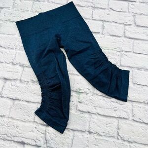 Lululemon Cropped Leggings Size 2 Dark Blue Ruched Sides Yoga Athletic Comfort